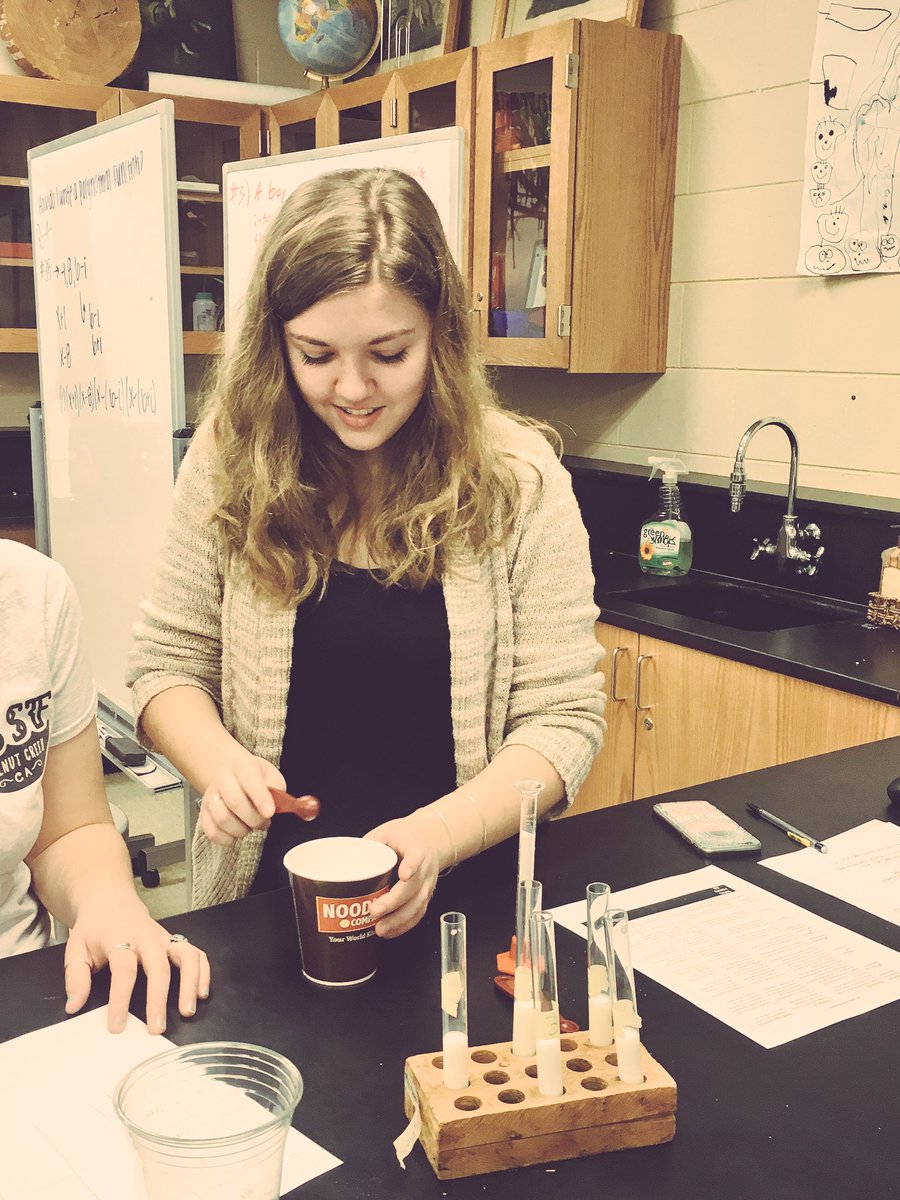 BEHSAPEnviro's tweet photo. Biological oxygen demand inquiry lab today. S/O to @franklingain for the idea #collaboration4theWIN ππ» #BEExcellence https://t.co/cIpuAw7f18