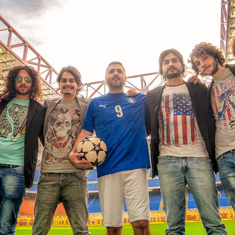 5sensiband's tweet photo. Wow #108Anni @Inter! Ti regaliamo in Musica i  capitani @ALTOBELLIGOL e @Mario_Riso  #rock  https://t.co/NAD8mwiaBK https://t.co/QdGXKyrU3Y