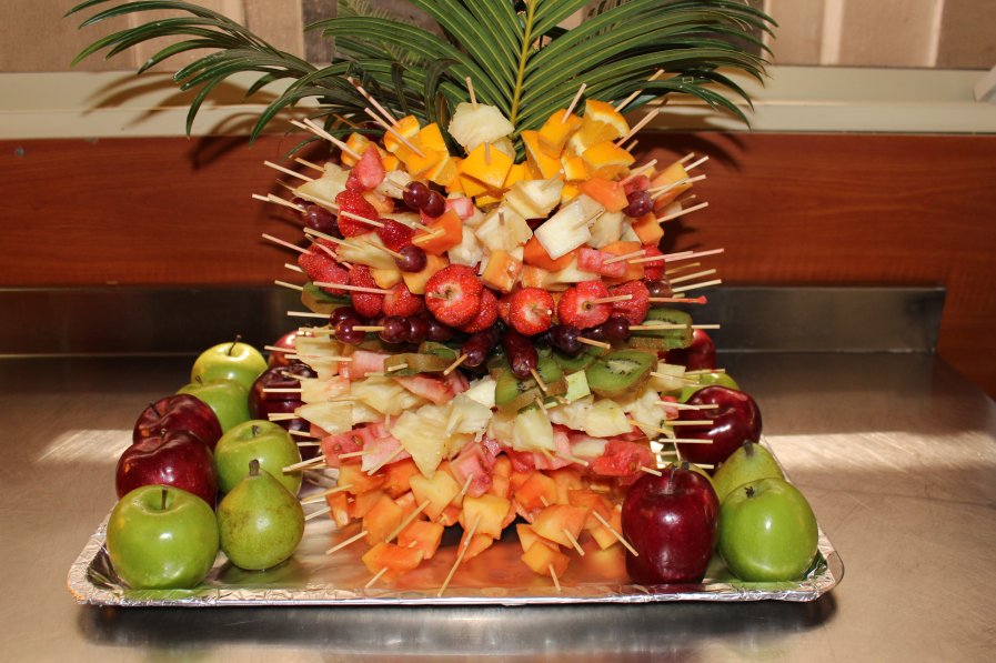 Stay refreshed, hydrated &amp; energized with #Kravins edible fruit arrangements! Available for your events &amp; home use.