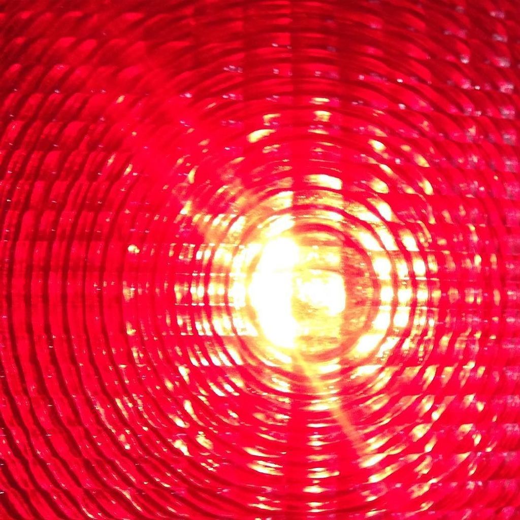 stefi_idlab's tweet photo. #todaycolor: red light
venetian red (a red hue)
RGB: 237, 6, 21
closest #pantone: 185 https://t.co/sx3FlB4C2d