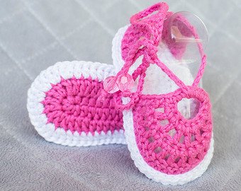purpletouch2's tweet photo. #BabyDaddy #shoesday #SummerNow #SpringBrake2016 #yarnbomb #HookedInn #knitting #PATTERNfiona #Dubai #onlinelearning https://t.co/YezPAxiO8L
