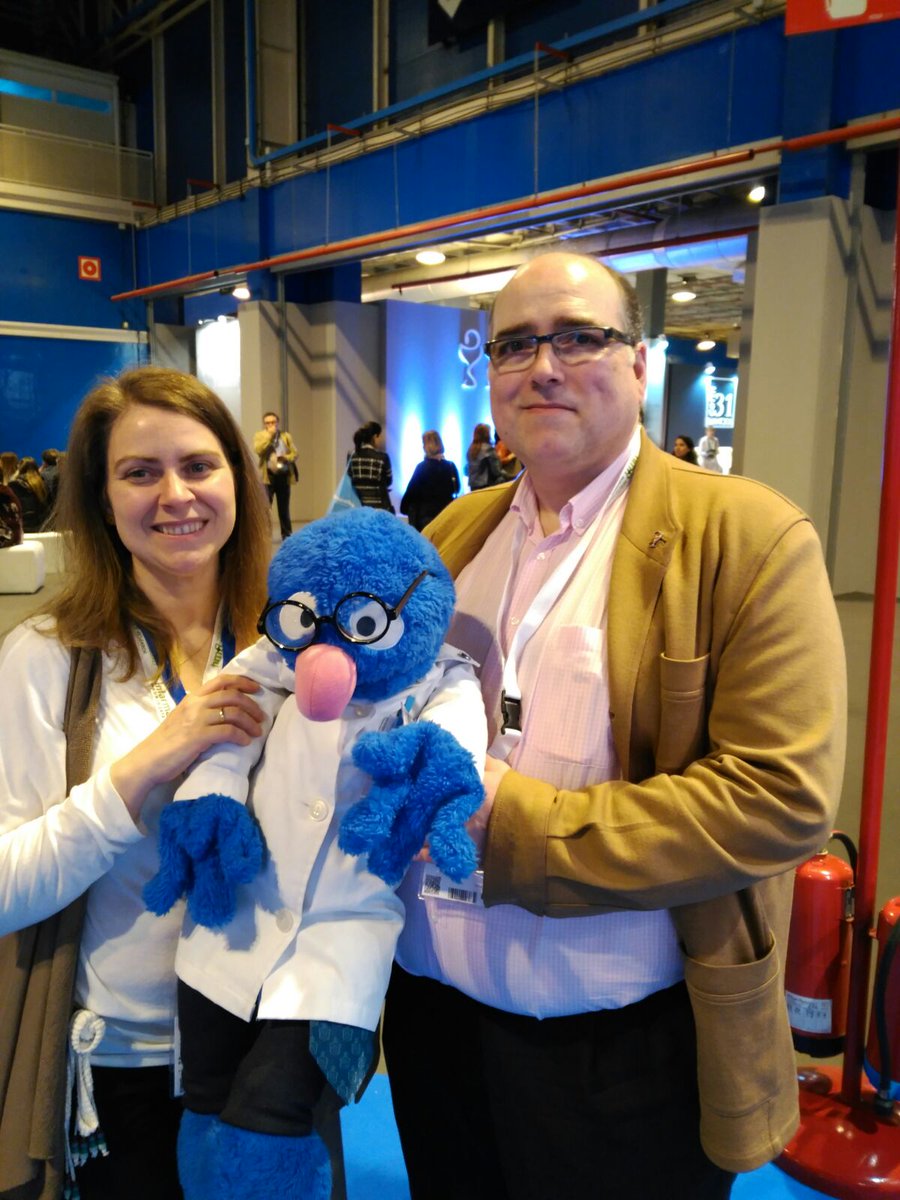 juandejodar's tweet photo. #boticocoOnTour en #Infarma2016 con @angelesescudero y @farmaalcazaren #retoinfarma https://t.co/mttDL3vrHy