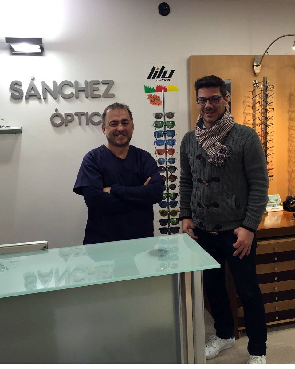 Sanchezopticos's tweet photo. Esta mañana con Fotis Katsikaris entrenador del @UCAMMurcia y seleccionador nacional del equipo Griego. https://t.co/uDNlSKYskn