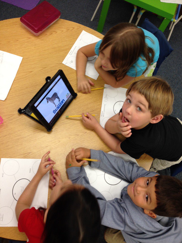 LaherrerLaura's tweet photo. Kinders researching animal habitats-yes, you heard me right. RESEARCHING!  Go, Mrs. Duncan's class! #vcsscience https://t.co/YiMPLCRvcp