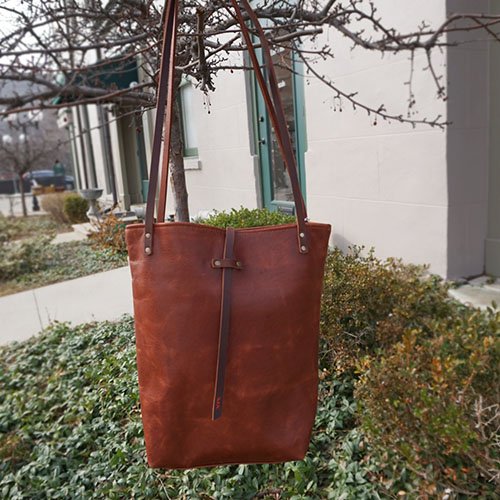 heavenlymetal's tweet photo. one week later and we are still drooling over these totes from @inbluehandmade #ashevillemade #annarbor #shopmakers https://t.co/7SVtiMZBoN
