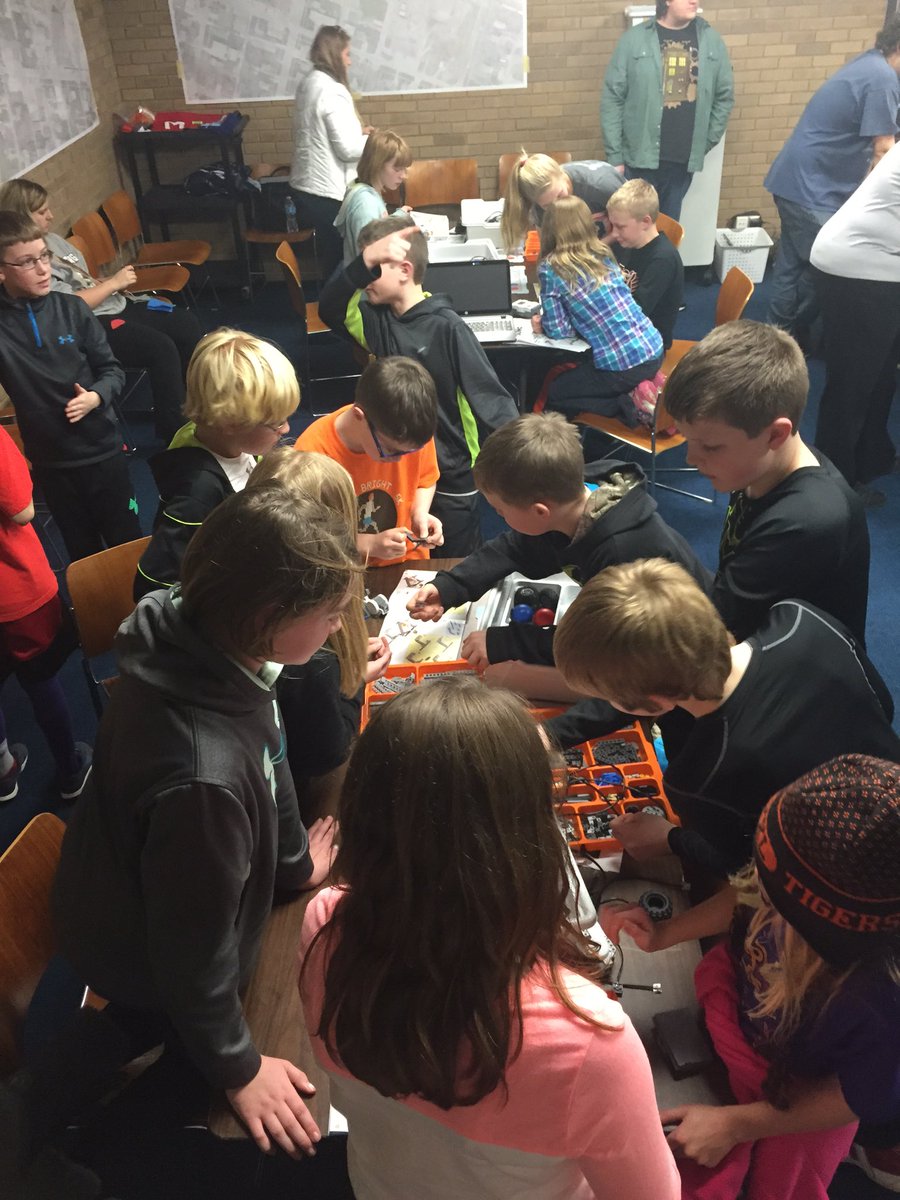 schulzkelli's tweet image. Teen Tech week at the Carroll Library #buildingrobots #createatyourlibrary