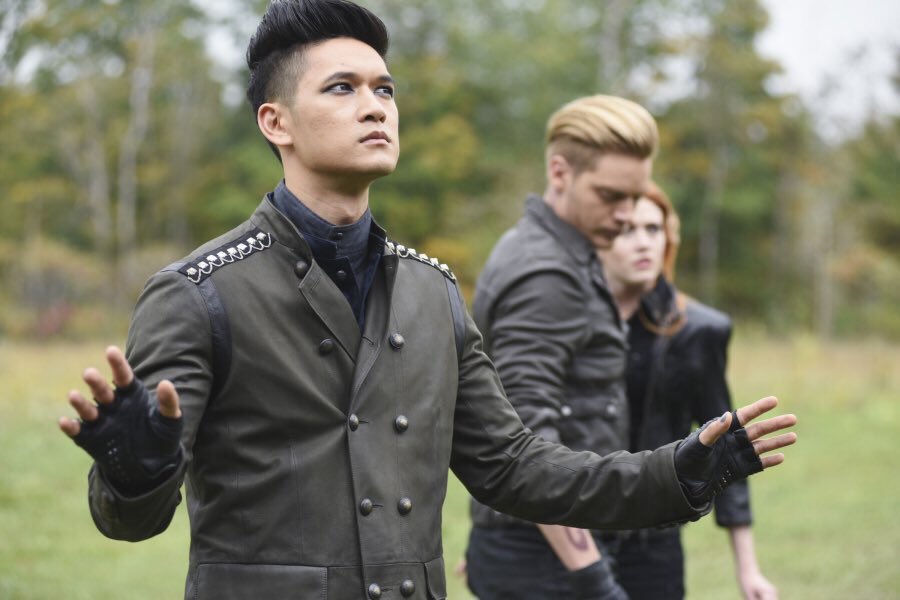 Shadowhunters UK on X: Magnus, Ragnor and Camille #Shadowhunters (via  @HarryShumJr)  / X