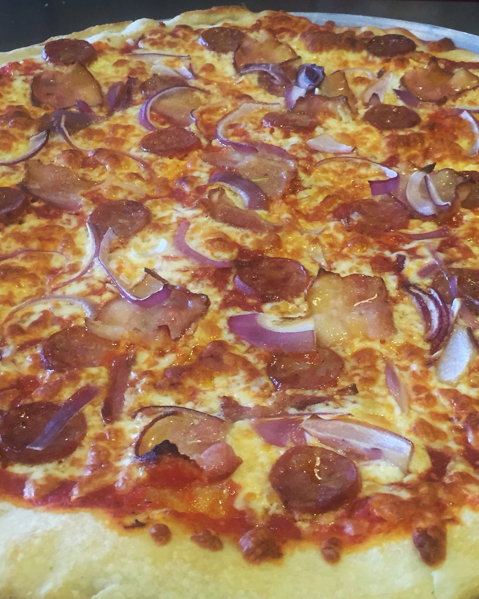 menchellapizza's tweet photo. The Wise Guy 🍕 @YouGottaEatHere @taste_toronto @TO_Finest @FoodNetworkCA @Foodee_TO #toronto #oakville #menchellas https://t.co/cz0WyJO7Ya