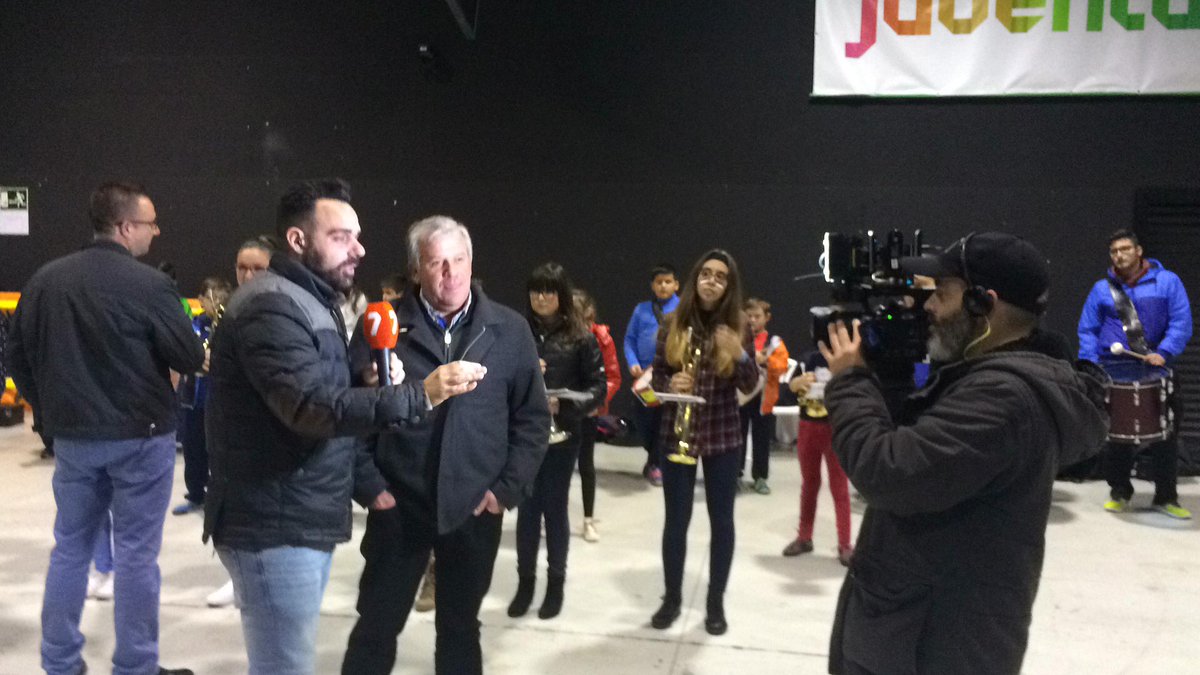 LosMoraosbullas's tweet photo. Saliendo en directo en @7murciaconecta https://t.co/GNK4xNHC5Y