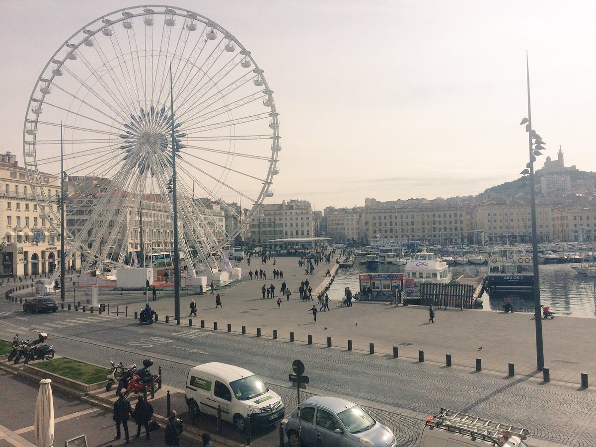 Margot_JF's tweet photo. Vivre à Marseille #cestcomme avoir une belle vue et du soleil toute l'année ☀️💕 https://t.co/z5Ag9kSaBc