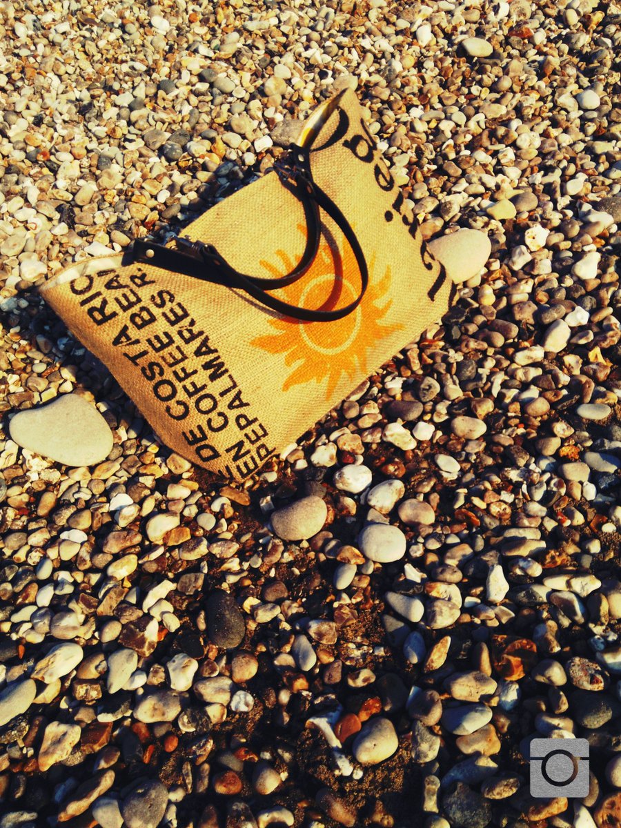 potagerdesfees's tweet photo. Always the sun
#upcycling #upcycledburlapcoffeebag #relovedbag https://t.co/AFMmC3EWQH