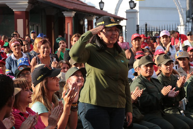 Presidente .<a href="/NicolasMaduro/">Nicolás Maduro</a> a mujeres patriotas: “Gracias por lanzarse a la calle a luchar" #CongresoDeLaPatria