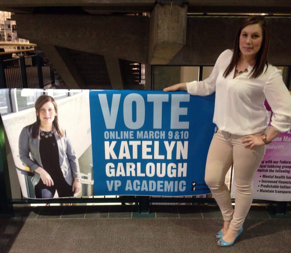 MacEwan_Roasts's tweet photo. Beige pants or no pants, @ktella_mg? #QuickGlance #AwkoTaco #SAMUvotes https://t.co/kwaH21UNRf