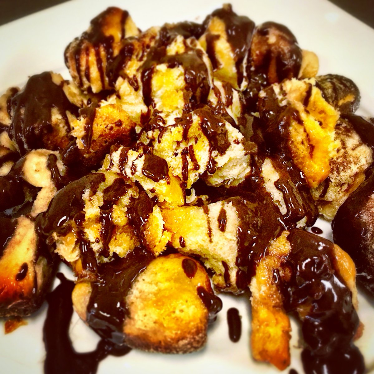 Vaultcatering's tweet photo. @EasternFloral @sldreadmi @bakerbookstore #literacyforlife @twistedrooster 
Beet "Lollipop" "Flying Monkey" bread https://t.co/hCG60EIKwD