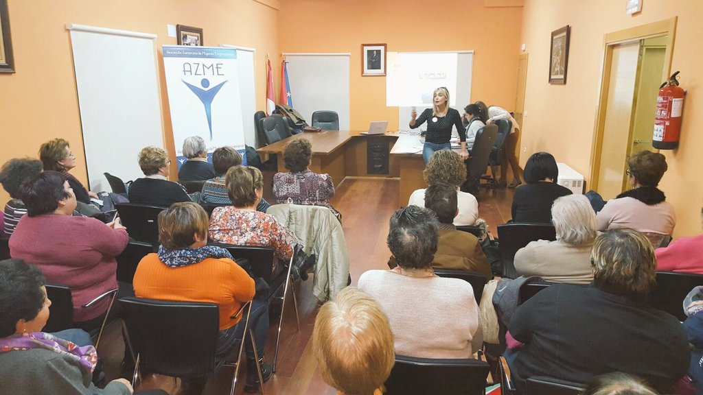 dipuzamora's tweet photo. Nueva charla de emprendimiento e igualdad  de @dipuzamora, complemento al Dia de la Mujer, en Bermillo de Sayago. https://t.co/F4EOT6jQFa