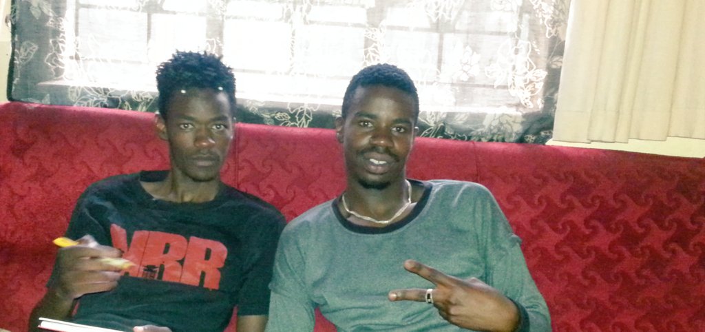 beat_swinnger's tweet photo. West side meets the South  BEAT_SWINNGER N DEM ZIG
representing the 25flow
#makingit2016 #hiphop254. https://t.co/Bv1c7vtUBZ