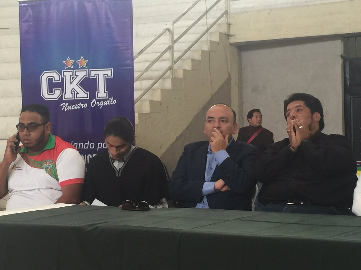BaloncestoCKT's tweet photo. Momento de la firma de acta recepción rehabilitación Coliseo Iván Vallejo ...@LAFloV https://t.co/sDlTgssApg
