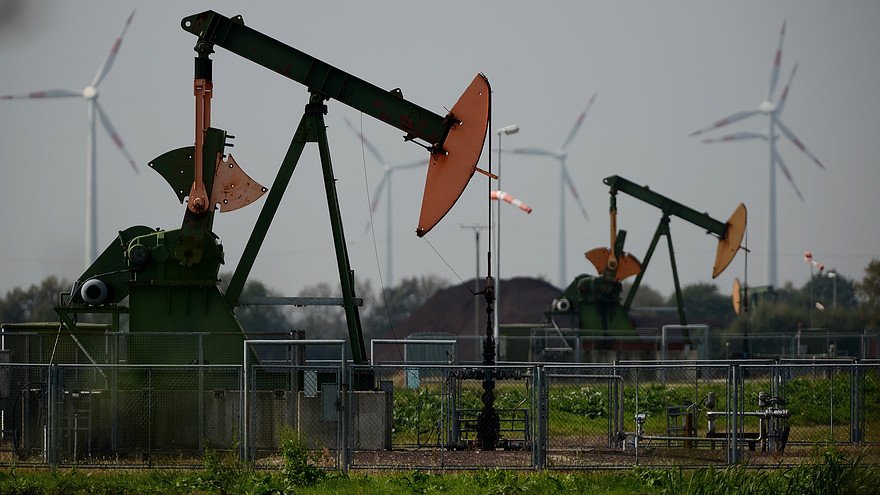 PhilipvanDoorn's tweet image. Oil prices rise as hope for output freeze swells  on.mktw.net/1M5XbDv @MktwSaefong