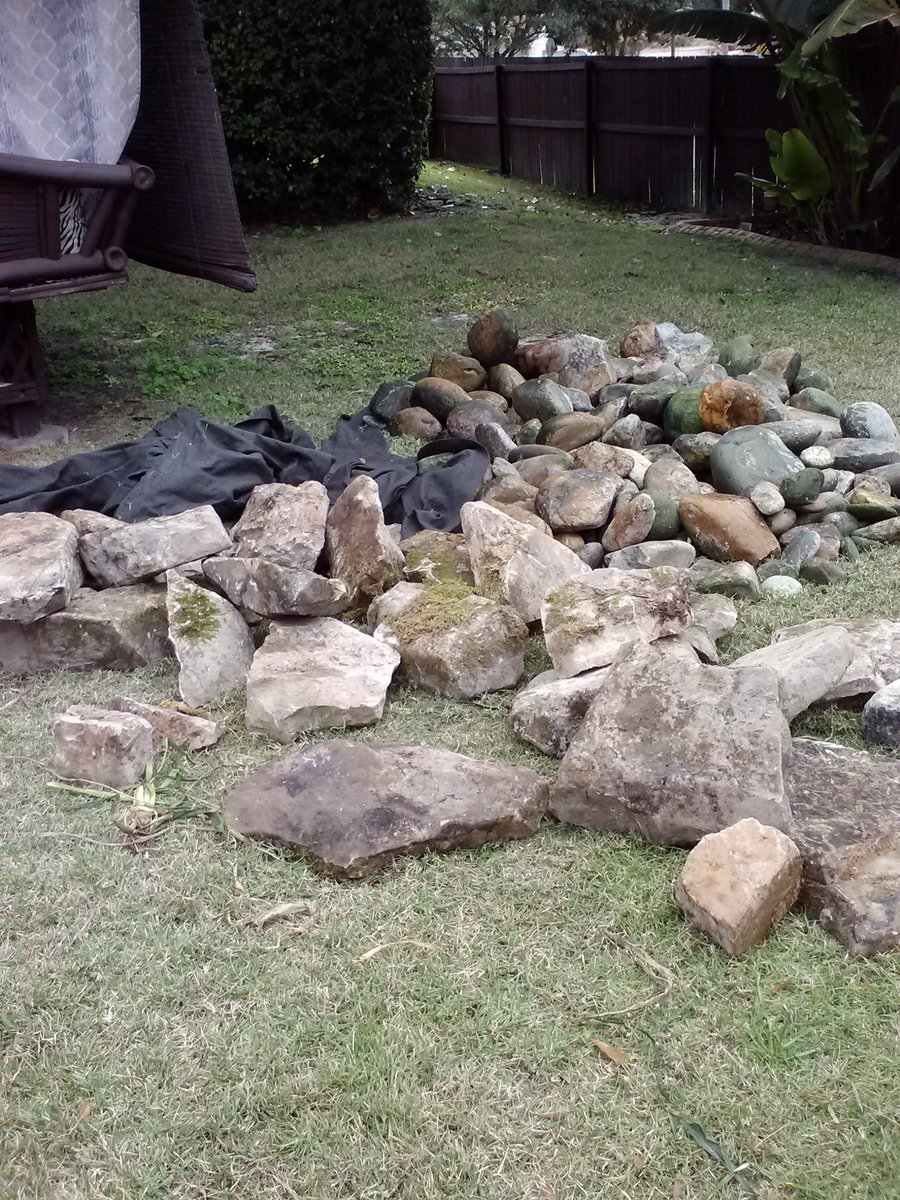 LawnGraphics's tweet image. ...... and our Pond Building Season is off n running!