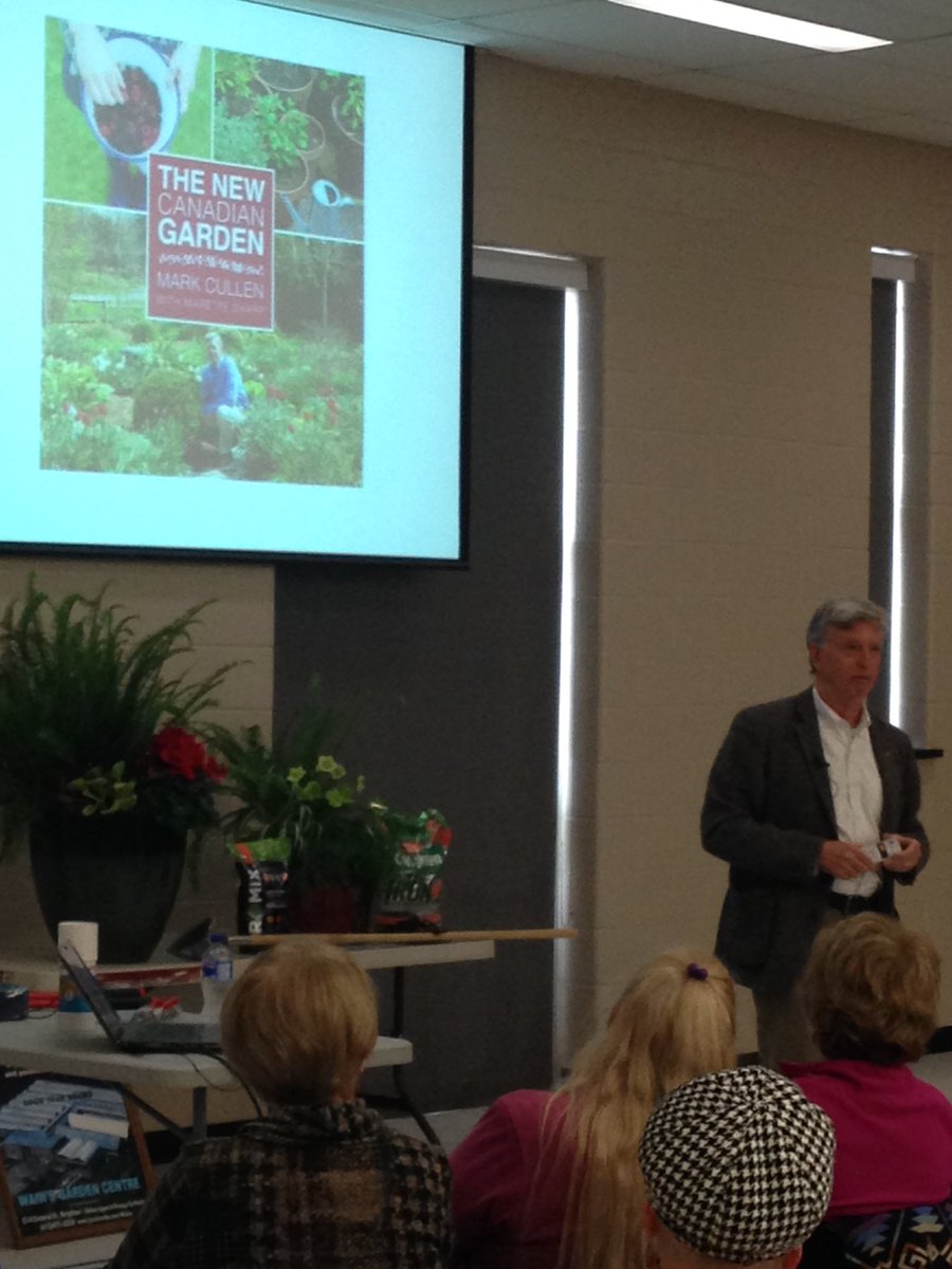 dundurnpress's tweet photo. A full house for @MarkCullen4 #NewCanadianGarden presentation #Brighton #Lighthousebooks #springhadsprung https://t.co/wQzmtcB3lz