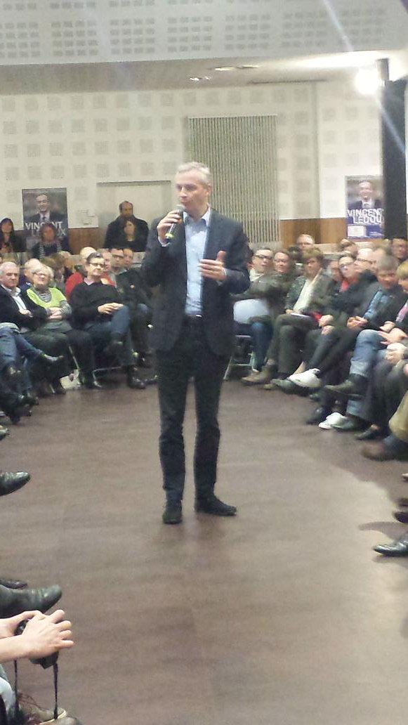 EBuyssechaert's tweet photo. Questions réponses à bâtons rompus avec @BrunoLeMaire #nordeclairdebat @VincentLedoux59 ce soir à Roncq https://t.co/gdamit4Din
