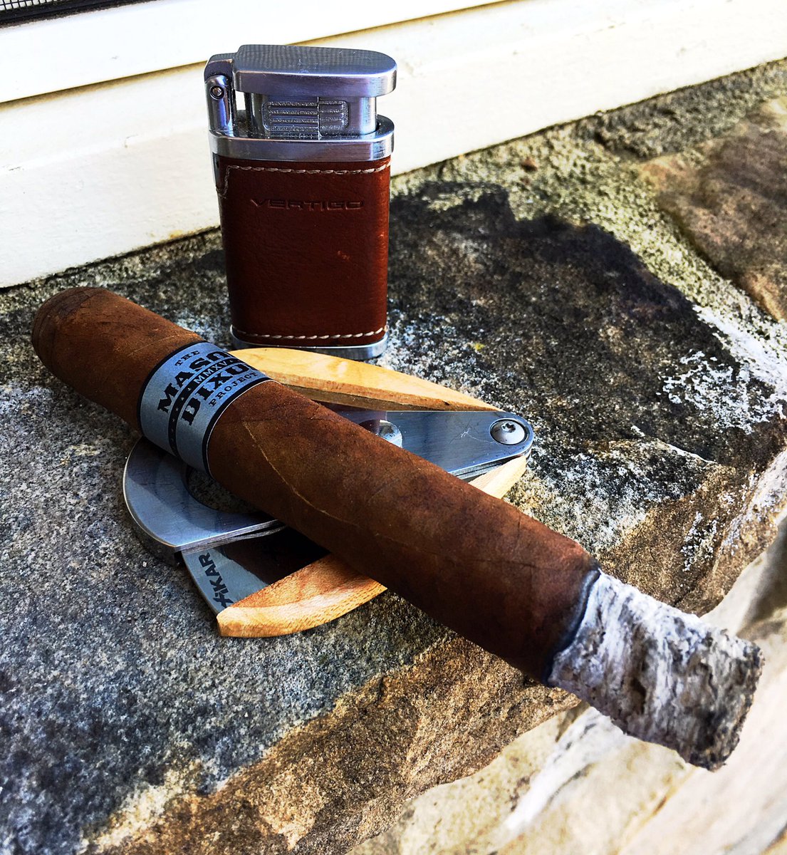 stogiedad's tweet photo. I'm all southern boy for sure, but this baby from the north caught my eye today..@TheCrownedHeads #MasonDixonProject https://t.co/1VAL1BaffI