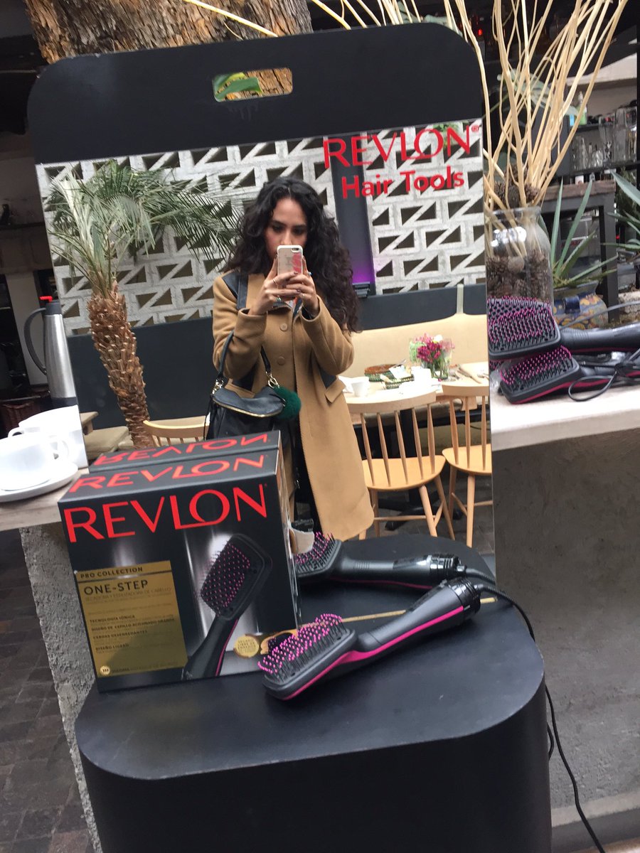 attaliadasbel's tweet image. 🙋🏻 hola! 💕 hoy fui a desayunar con @RevlonHT_Mx para conocer la nueva #OneStepStyler #ProCollection @PR_management
