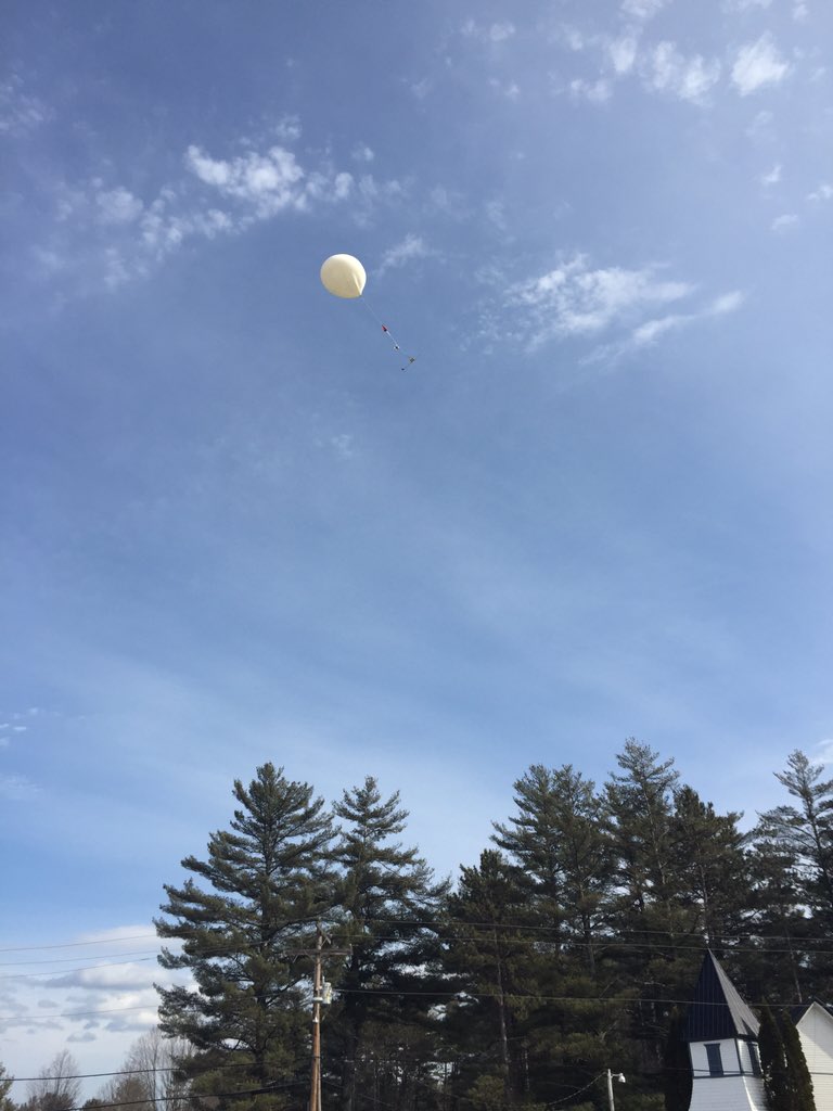 Daviddileo14's tweet photo. Balloon 2 has officially been launched, now time to track it @NHSHuskies #nhsprojectweek https://t.co/iLup5XnvMJ