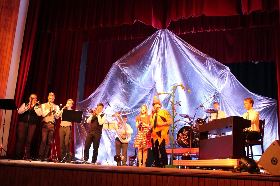 Paldies visiem, kuri apmeklēja koncertu "Tulpeskoka dziesmas"! Bija fantastiski!