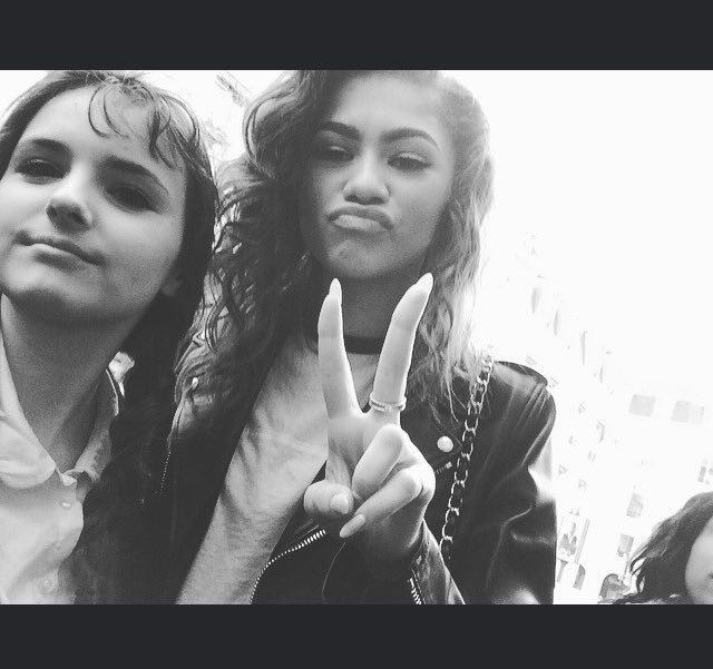 camiillez's tweet photo. I love you bae😍 @Zendaya https://t.co/yC3FHKOqVr