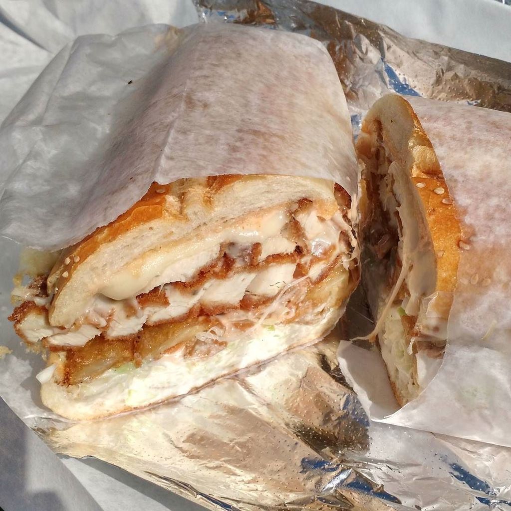 Jacq_Rowe's tweet photo. Hello you sexy, sexy sandwich. #seport #mmm https://t.co/kZiu20C4W5 https://t.co/RiI4rE8zCq