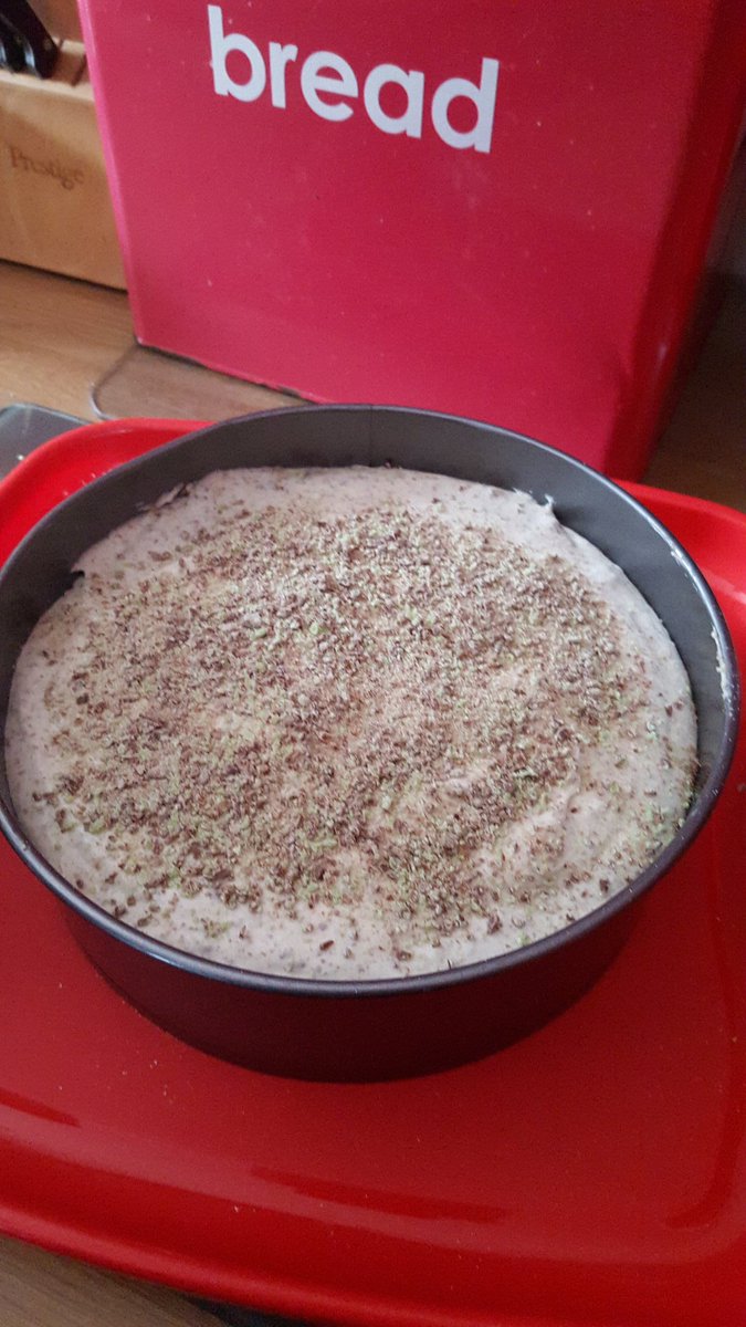 katiecarnon's tweet photo. #homemade #mintareo #cheesecake #delicious https://t.co/aqoLSGYKuD