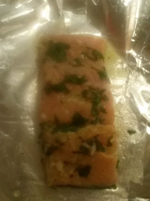 Lime, coriander, garlic. #nomnom #pescitarian #wankerdinner 😋🍈 https://t.co/yDFBUnmmBt<a href="/tag/nomnom"class="tags">#nomnom</a><a href="/tag/pescitarian"class="tags">#pescitarian</a><a href="/tag/wankerdinner"class="tags"><span>#wankerdinner</span></a>