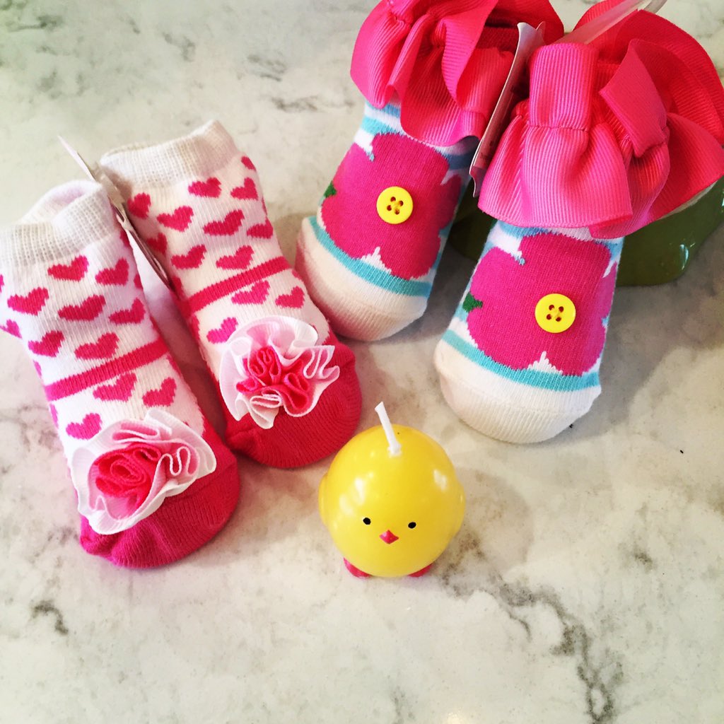 StatementsKC's tweet image. Booties for baby🐰🌺🐰