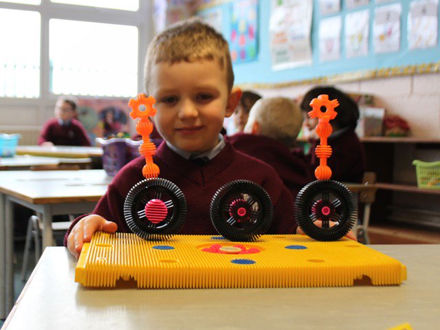 scoileoinboys's tweet photo. @scoileoinboys #JuniorInfants enjoyed #EngineersWeek #construction #engweek16 #STEM @scienceirel @lifetimelabcork https://t.co/gYm82c7W2y