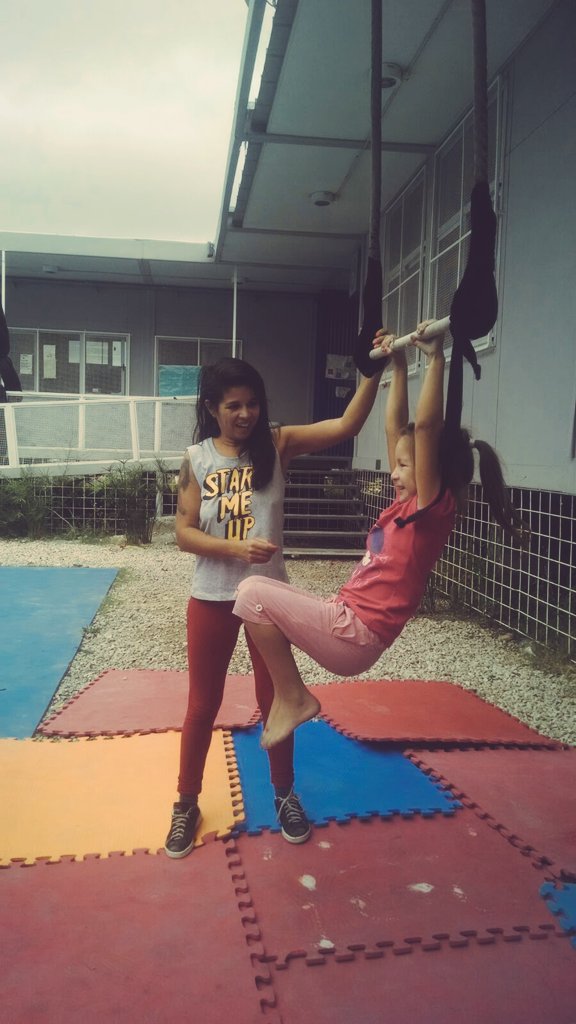 CePLaLomas's tweet photo. Circo-acrobacias en el #CePLA @SEDRONAR  @Pablolopezfiori https://t.co/sRe8fEBHYT