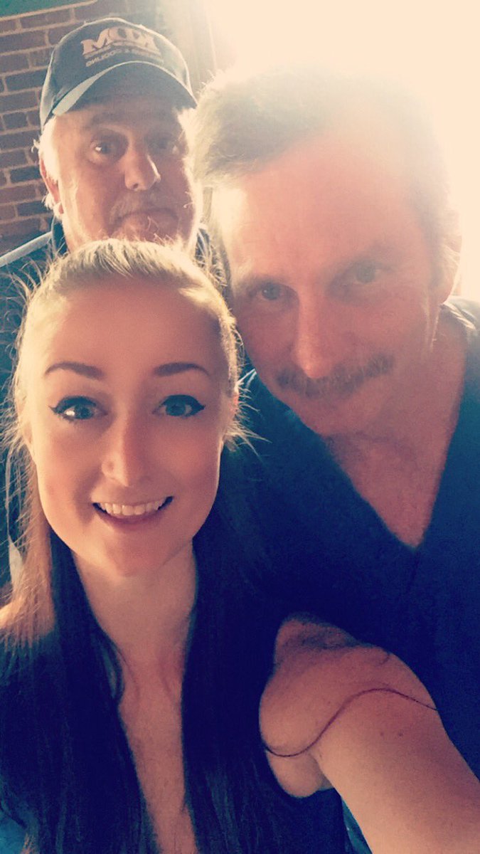 Allimumu's tweet photo. Happy hour #coppertopttown https://t.co/XwmGhZ2VHz