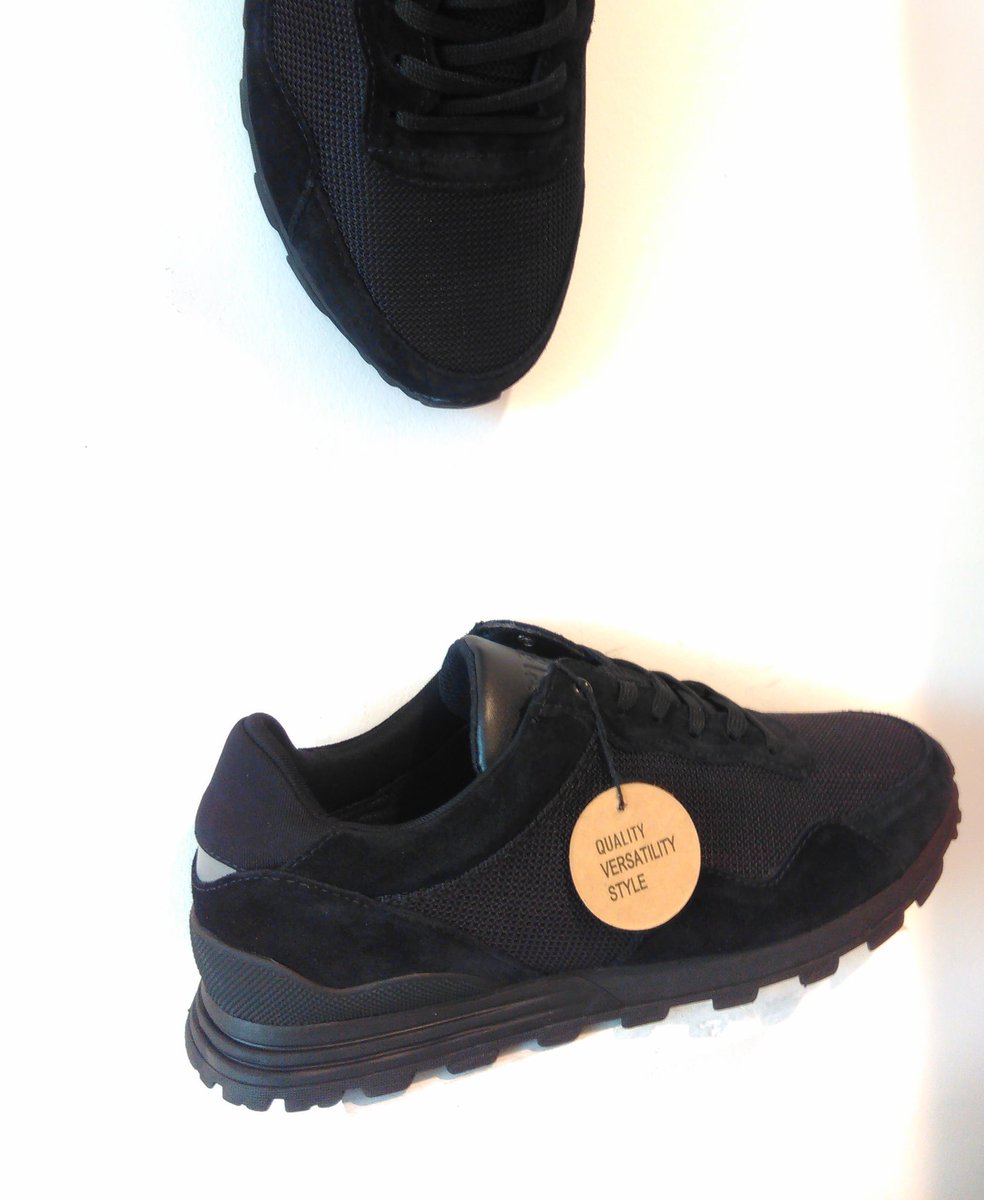 Revenge shoes tweet media