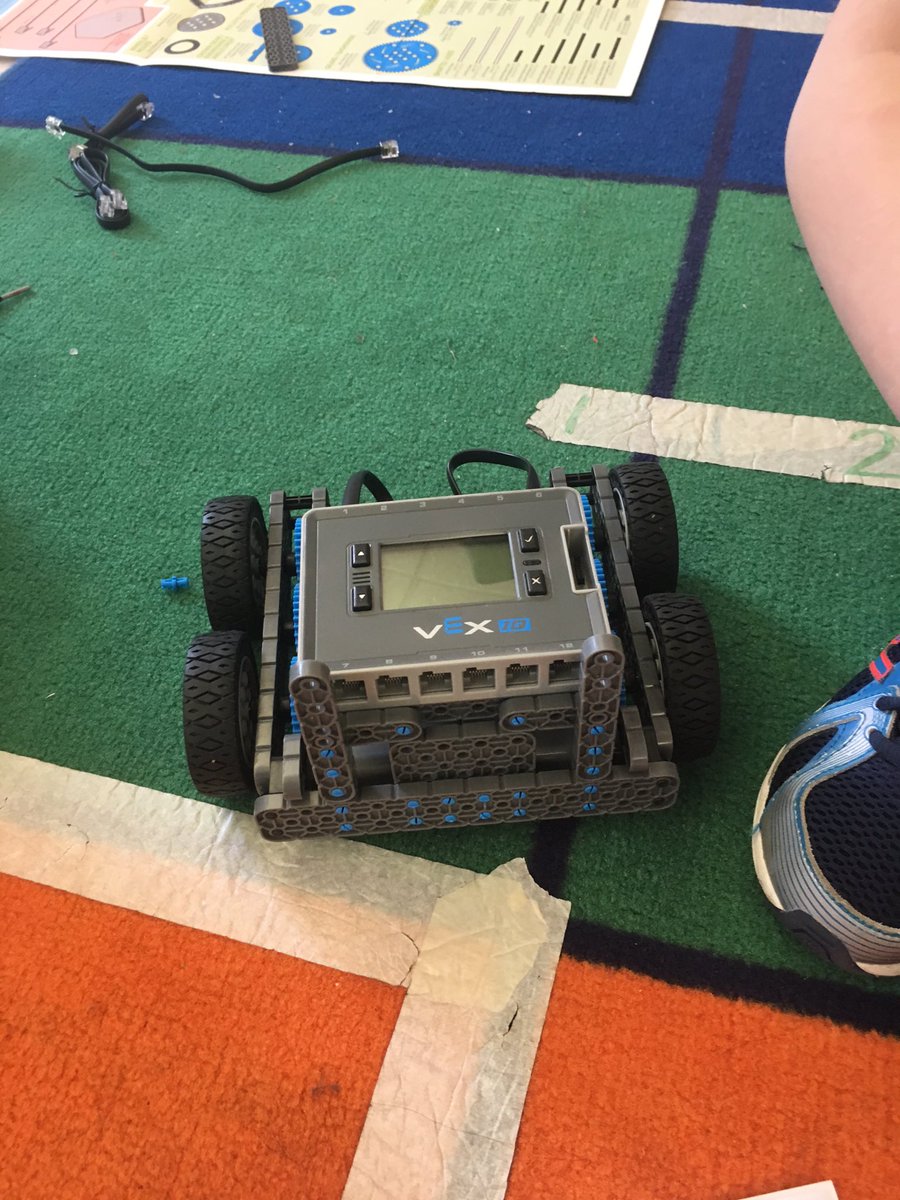 syracuselatin's tweet photo. 2nd grade is making awesome progress with their robots! @SyracuseSchools #vexrobotics https://t.co/0XopSUSpQt