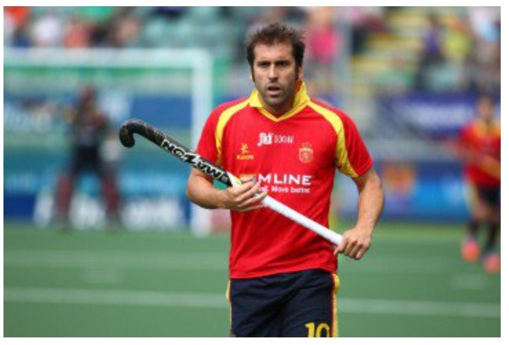 RevistaSPGO's tweet photo. Tras 15 años,siendo 280 veces internacional y participando en 4 JJOO, @editubau deja los #RedSticks. ¡HISTORIA VIVA! https://t.co/O7TVRc3rf1