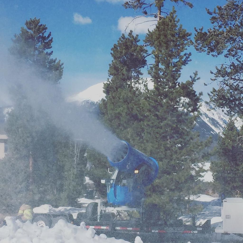 townofdillon's tweet photo. 2" fresh in #dilloncolorado this a.m. #demaclenko, #lakedillonfirerescue, #keystoneresort,… https://t.co/wG90hv0Raa https://t.co/64ziB5Gh0K