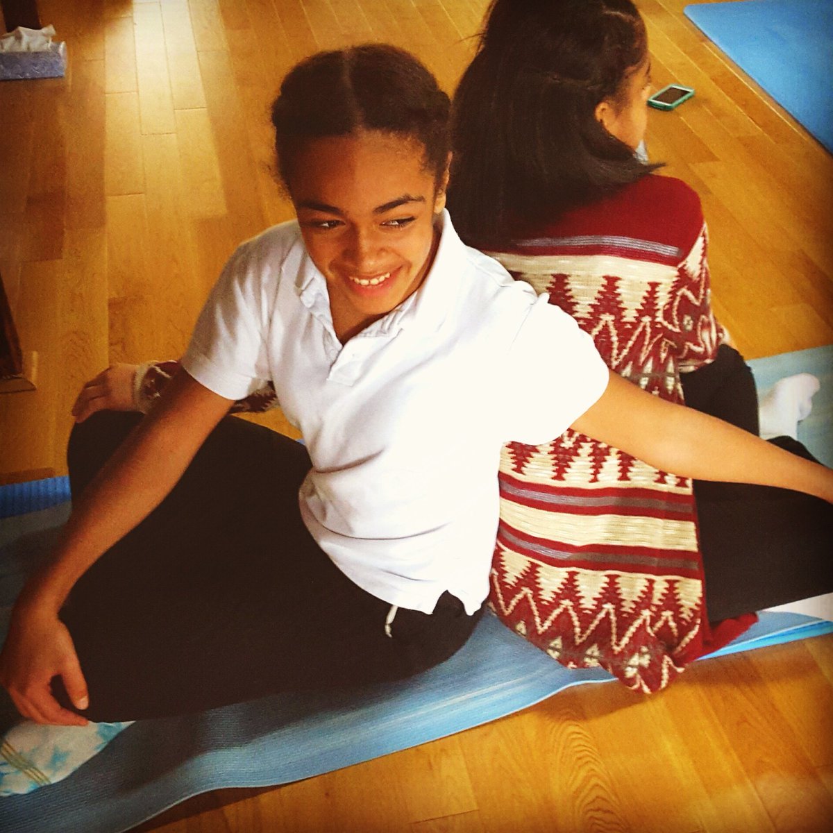 yogajaedra's tweet photo. @RISEYoga4Youth students practice a twist! Support yoga in school.

https://t.co/PHIzgmbnFb https://t.co/uVb6DCdTw4 https://t.co/l793azJ9R4
