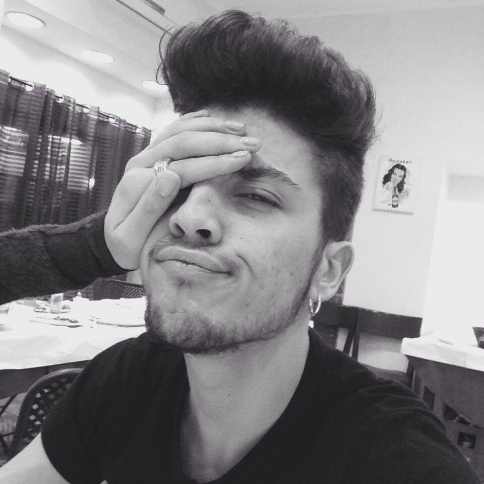 LeleUfficiale's tweet photo. Heeeeey 🙈
#Amici15 https://t.co/vLi0xqazDt
