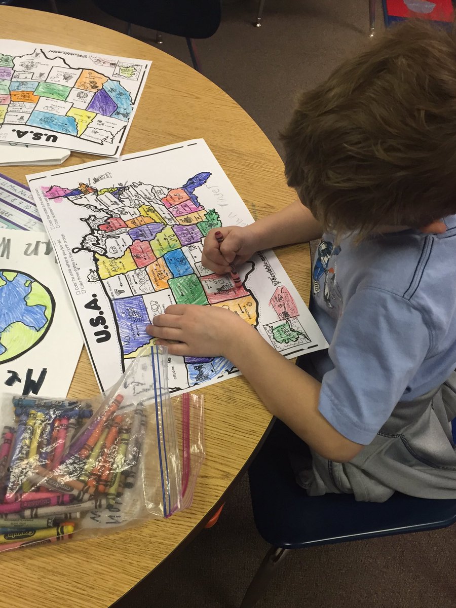 KFieldsBGCS's tweet image. Our map of the U.S. is quickly filling up as we learn the 50 States song! Only 15 more to go! #MeOnTheMap