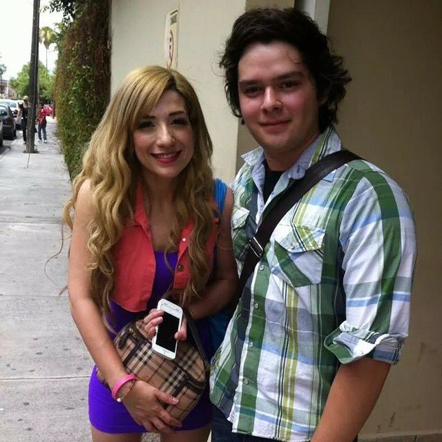 AlanCastillo's tweet photo. @JazminconJ yo quiero ser tu invitado a #AcabateloVIP porfavorr https://t.co/sLf4CJu2k0