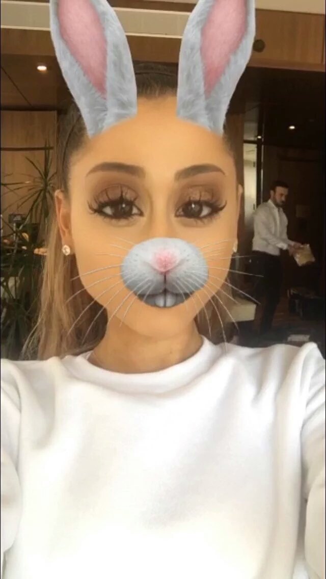 ArianatorRain's tweet photo. Ariana via Snapchat. https://t.co/2Ls0JznjyN