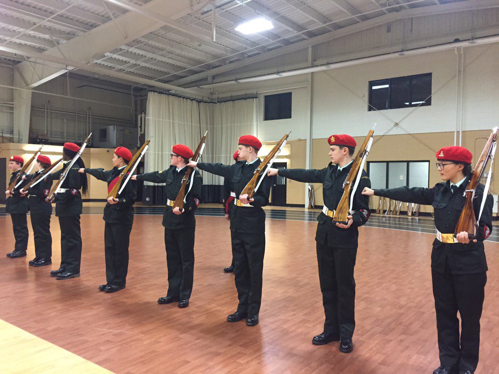 KellyNeill14's tweet photo. @Ridley_College in Fieldhouse getting ready for Star Inspection. #leadership https://t.co/gmGDcVxBa5