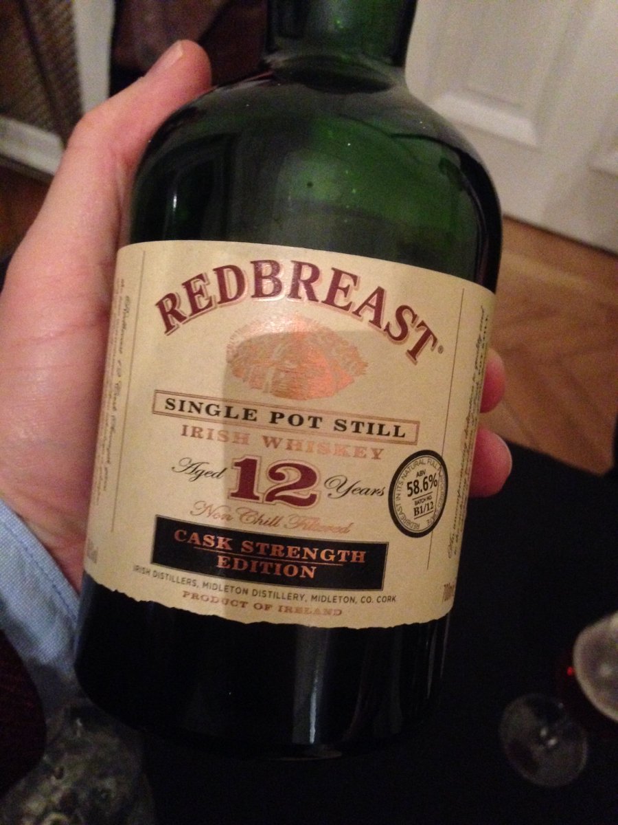 WhiskyDiscovery's tweet photo. My nightcap dram cask strength #Redbreast with @WhiskyTasting #spiritofsharing https://t.co/E5GAUsrgaB