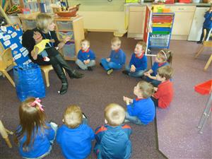 Springside early years group meeting 'Camille'. Attentive, enthusiastic pupils. Formidable!
