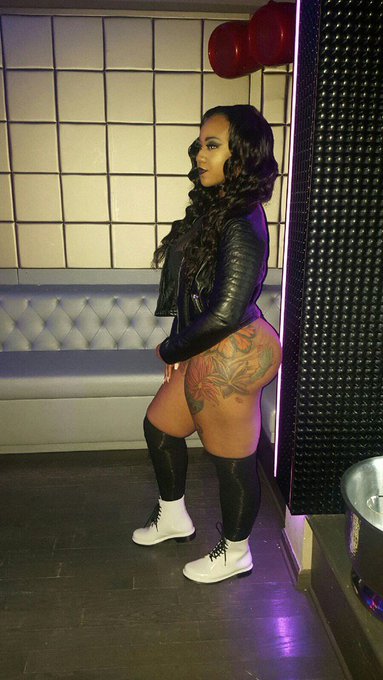 Now I understand why you want me to yourself😘 https://t.co/fQyOzFwIWW<a href="/tag/milani"class="tags"><span>#milani</span></a>